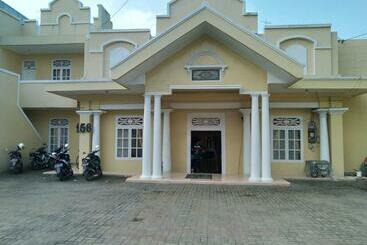 Otel Pekalongan Syariah Mitra Reddoorz