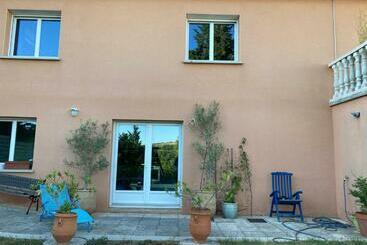 شقق خاصة سياحية Logement Indépendant, De Plain Pied, à Rodez Aveyron