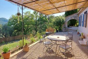 ツーリストアパートメント Maison à La Campagne Avec Spa Et Piscine