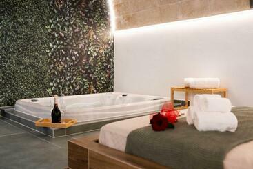 פנסיון Leaves  Suite