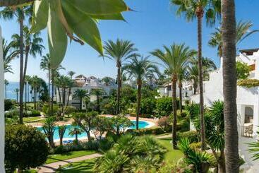 דירות לתיירים Relax Alcazaba Beach Apartment