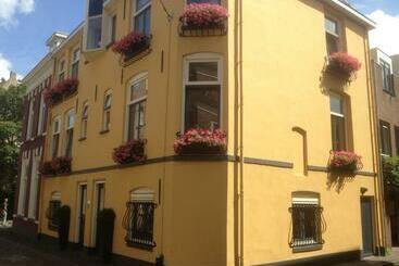 مبيت وإفطار In De Steenstraat