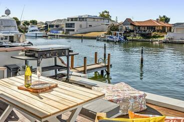 ツーリストアパートメント Canal Home Close To Beach And City Centre