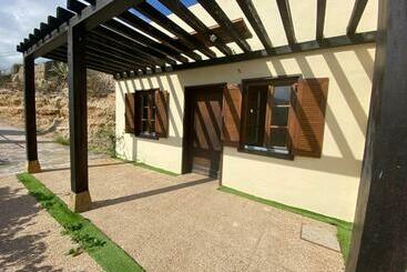 ツーリストアパートメント Country House With Shared Pool And Views