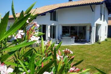 ツーリストアパートメント Maison Saint Jean De Luz, 6 Pièces, 8 Personnes   Fr 1 239 837