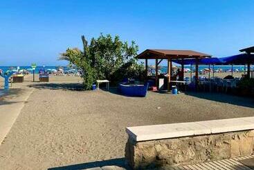 ツーリストアパートメント En La 2a Línea En Torre Del Mar