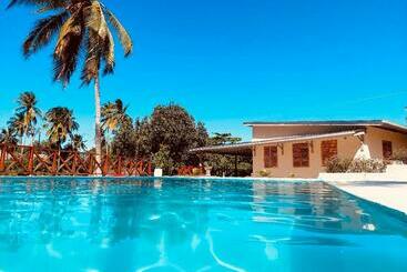 בית מלון כפרי Dive Planet Mafia Island