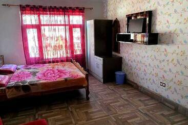 Hotel Oyo 90065  Marigold