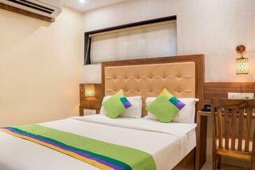 호텔 Skylink Hospitality Next To Amber Imperial