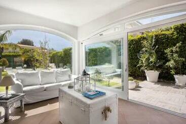 דירות לתיירים Seaside Villa