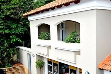 Bed and Breakfast All Seasons Boutique