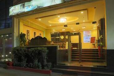 ホテル Castle Blue New Delhi Near Igi Airport