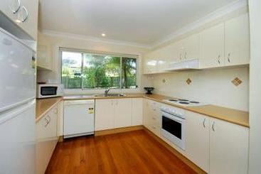 酒店 Flynns On Surf Beach Villas