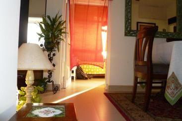 Общежитие Mayas Nest