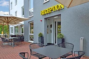 Мотель B&b Hotel Berlin Dreilinden