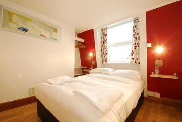 ペンション Four Seasons Guest House