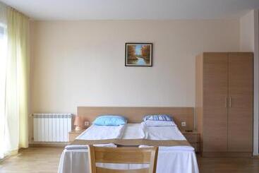 Persey Flora Apartments