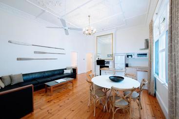 Seawall Apartments