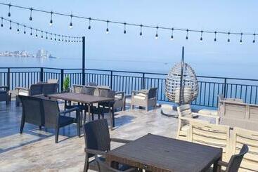 بنسيون Guest House Garden Beach