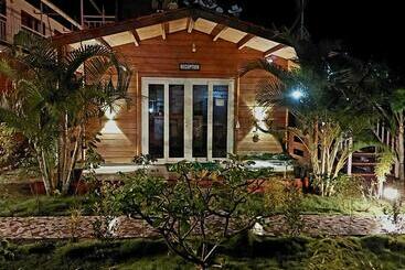 استراحتگاه Vedana Retreat Arambol