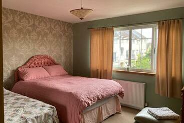 مبيت وإفطار Caledonia House