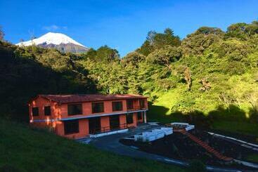 Отель Pueblo Del Mundo