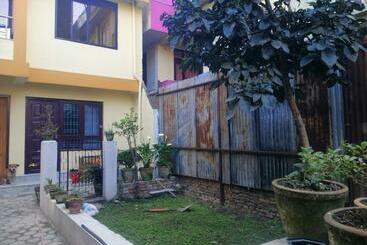 مبيت وإفطار A Newa Home