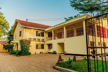 مبيت وإفطار Kilimanjaro Vines Retreat Home