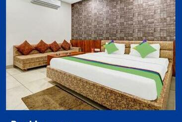 בית מלון כפרי Treebo Trend Sai Sagar