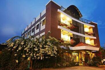 בית מלון כפרי Reddoorz Plus @ Conclave  Davao City