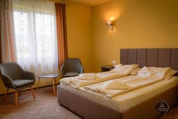 ベッドアンドブレックファースト Nosztalgia Resort