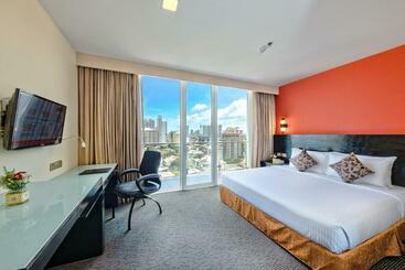 هتل Pearl Grand By Rathna