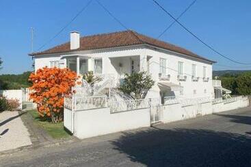 ペンション Casa Das Uveiras