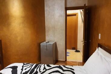 Отель Kompleksi Gjoni