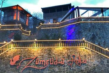 Zümrüdüanka Otel
