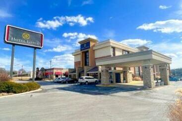 فندق Lotus Kansas City Merriam