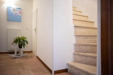 Пансион Casa Vèra Camelia Apartment