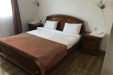 استراحتگاه Casa Soarelui