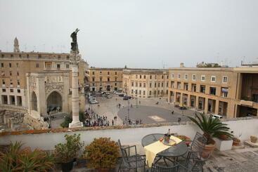 تختخواب و صبحانه Terrazza Sant Oronzo