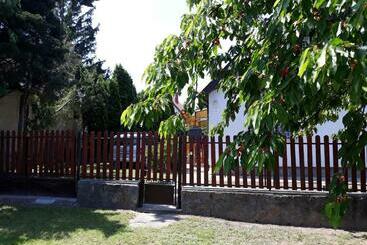 Пансион Szilva Apartman