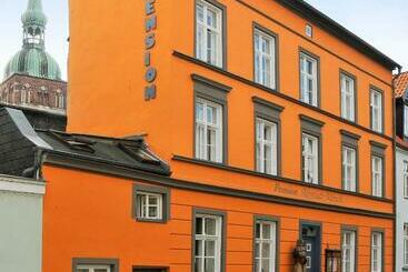 ベッドアンドブレックファースト Pension Altstadt Mönch In Top Lage Preis Inclusive 5 Prozent Bettensteuer Und Frühstück