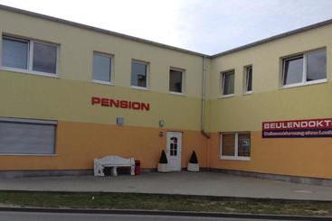 تختخواب و صبحانه Pension An Der Werft