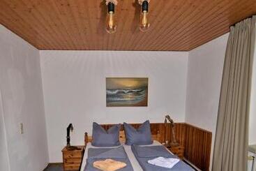 민박 Siggis Pension   Apartments