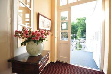 Отель Westfalia