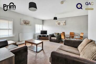 דירות לתיירים Cool And Chic Duffield Road Apartments