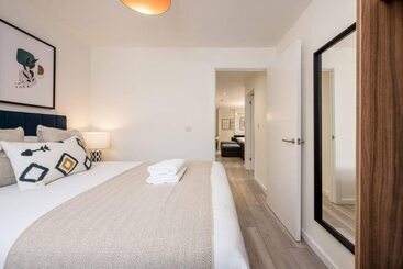 Жильё для туристов Host & Stay   The Rodney Courtyard