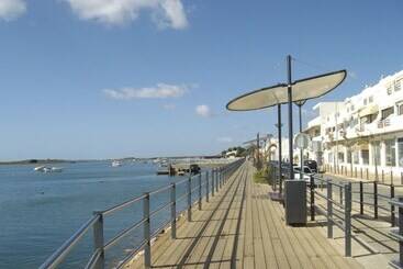 游客公寓 800m From The Boat To Praia Das Cabanas, With Pool, Terrace, Wifi And Aircon