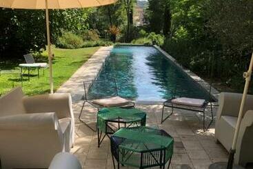 ペンション La Manufacture Royale