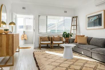 דירות לתיירים Bella Bay 2 Upstairs Unit   Prime Location