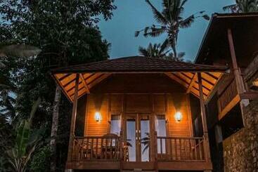 פנסיון Uma D Nyuh Homestay